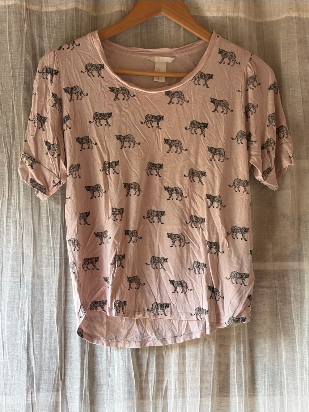 H&M Light Pink Leopard Print Short Sleeve Tee